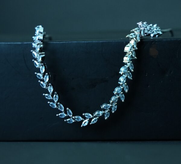 KARA LEAFY DIAMOND NECKLACE SET